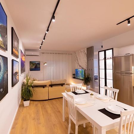 Victoria Lungomare Apartment Vlore Ngoại thất bức ảnh