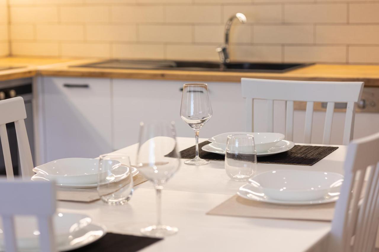 Victoria Lungomare Apartment Vlore Ngoại thất bức ảnh