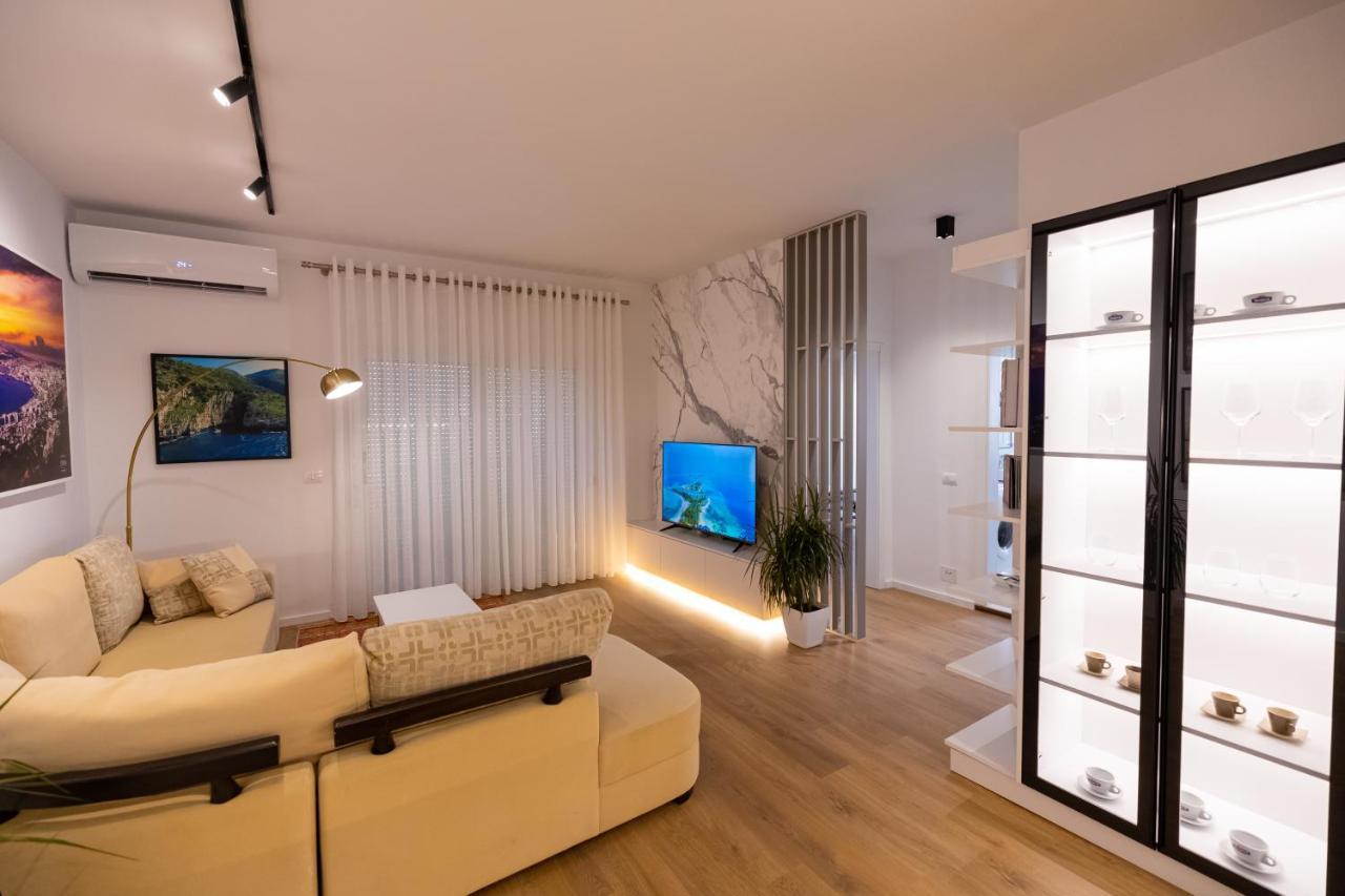Victoria Lungomare Apartment Vlore Ngoại thất bức ảnh