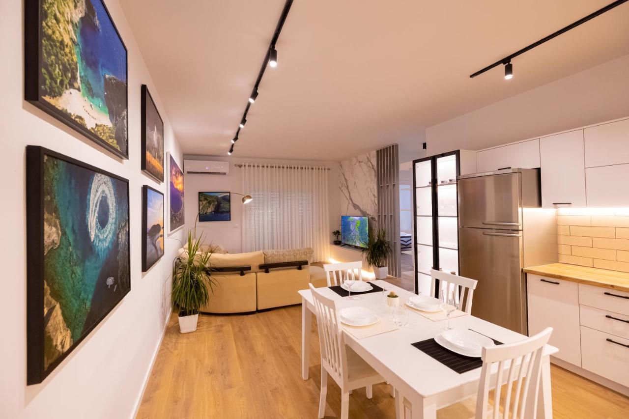 Victoria Lungomare Apartment Vlore Ngoại thất bức ảnh