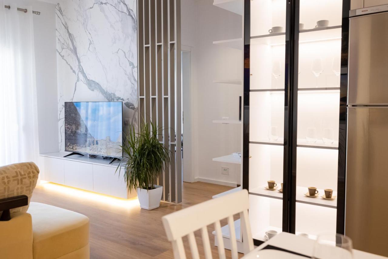 Victoria Lungomare Apartment Vlore Ngoại thất bức ảnh