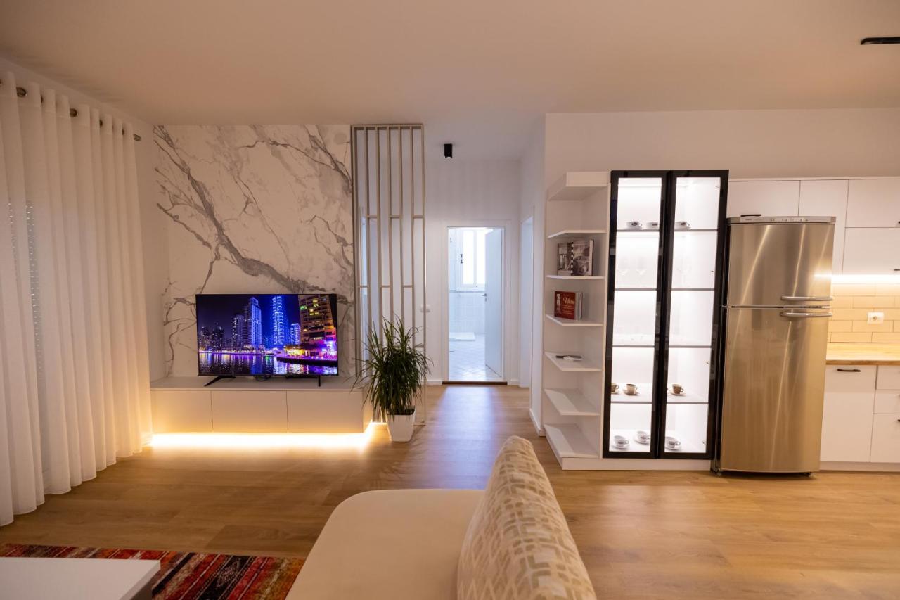 Victoria Lungomare Apartment Vlore Ngoại thất bức ảnh