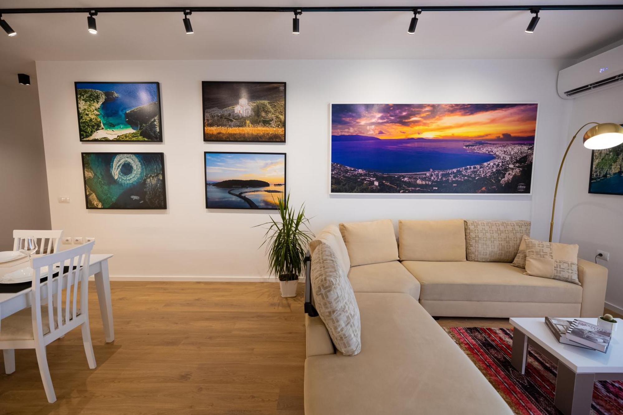 Victoria Lungomare Apartment Vlore Ngoại thất bức ảnh