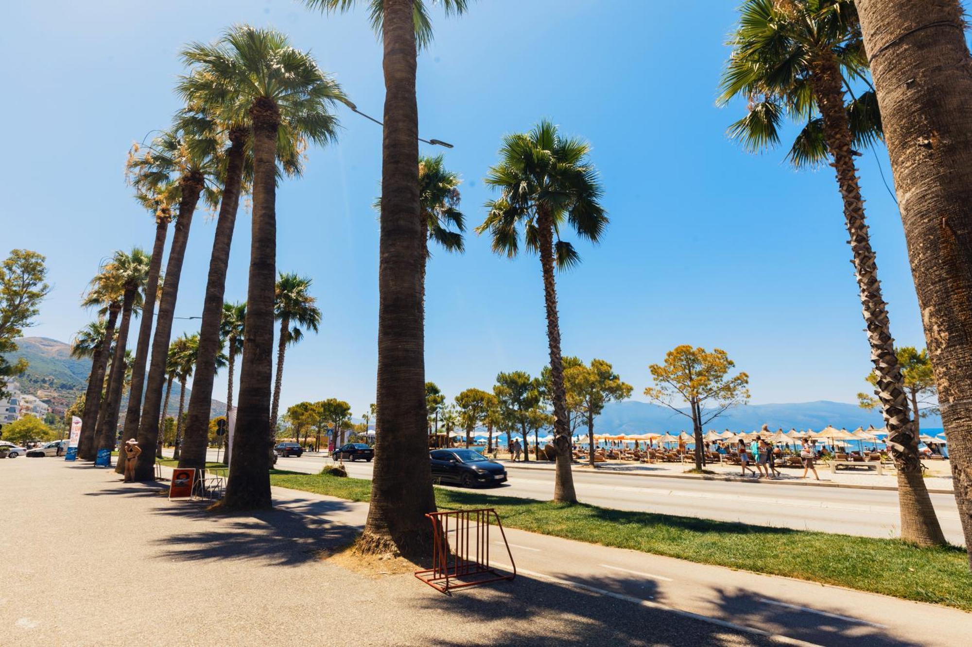 Victoria Lungomare Apartment Vlore Ngoại thất bức ảnh